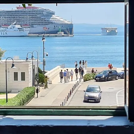 Outlook To The Sea Apartment Split